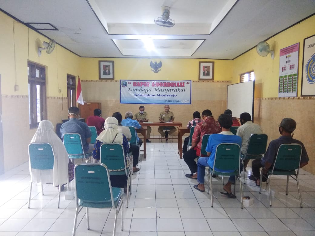 MUSYAWARAH DENGAN RT/ RW MEMBAHAS USULAN UMKM 